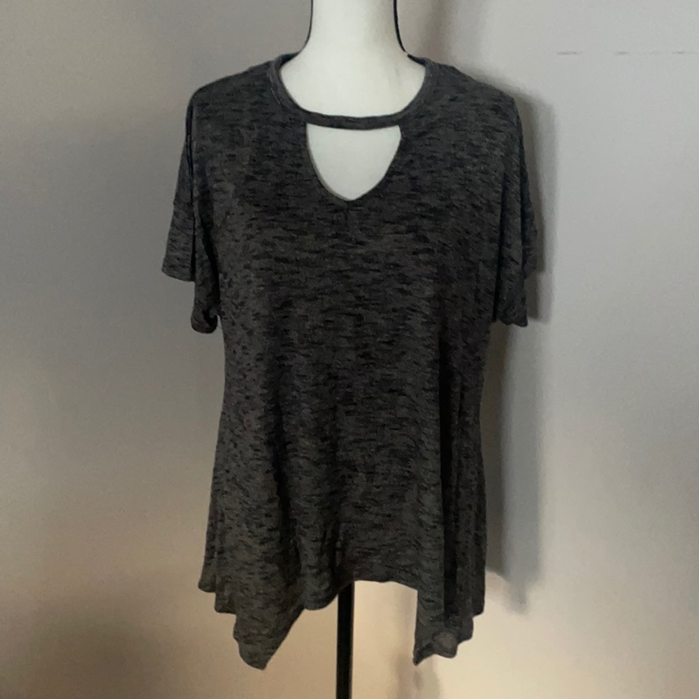 Juicy Couture 2️⃣ T-shirts’ like NEW with neck peephole